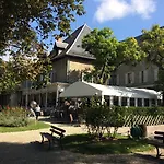 Отель Chateau Des Comtes De