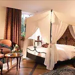 Chateau Des Comtes De 3* Шаль-ле-О