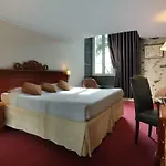 Chateau Des Comtes De Hotel 3*