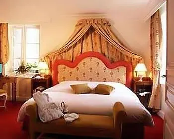 Chateau Des Comtes De Hotel