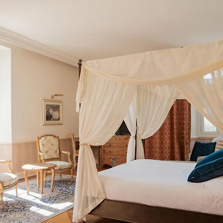 Отель Chateau Des Comtes De 3*