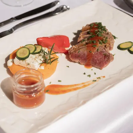 Hotel Chateau Des Comtes De 3*