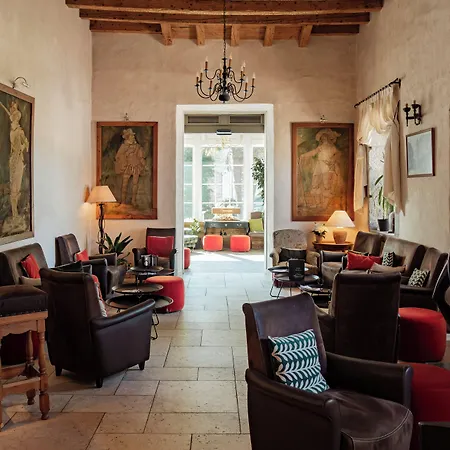 Chateau Des Comtes De Hotel